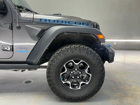 Used 2022 Jeep Wrangler Unlimited Rubicon 4xe w/ Cold Weather Group AWD/4WD image 11