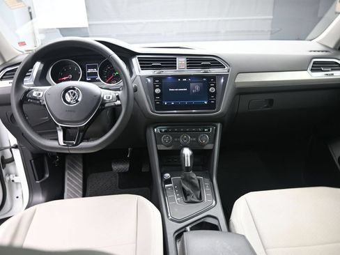 Used 2020 Volkswagen Tiguan SE FWD image 9