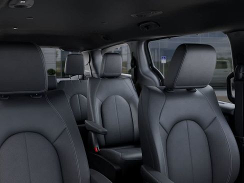 New 2026 Chrysler Pacifica Select AWD/4WD image 26