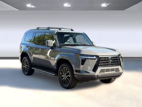 Used 2024 Lexus GX 550 w/ Accessory Package (Z1) AWD/4WD image 7
