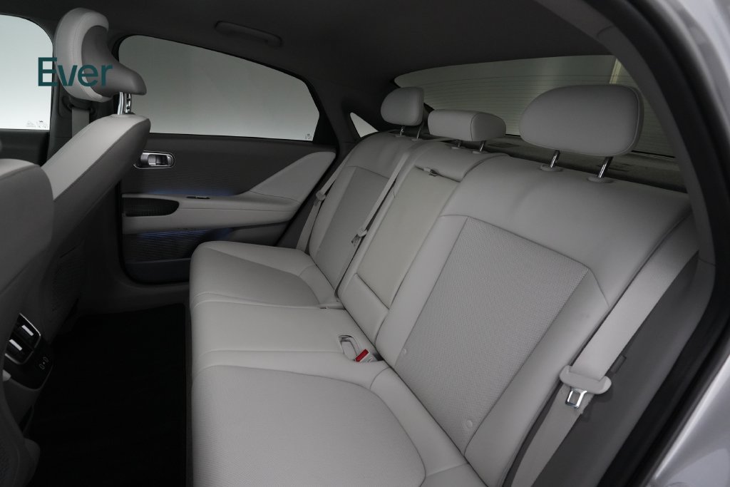 Used 2025 Hyundai Ioniq 6 SEL RWD image 24