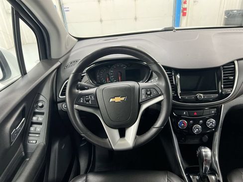 Used 2018 Chevrolet Trax Premier AWD/4WD image 11