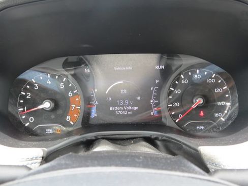 Used 2023 Jeep Compass Latitude AWD/4WD image 13