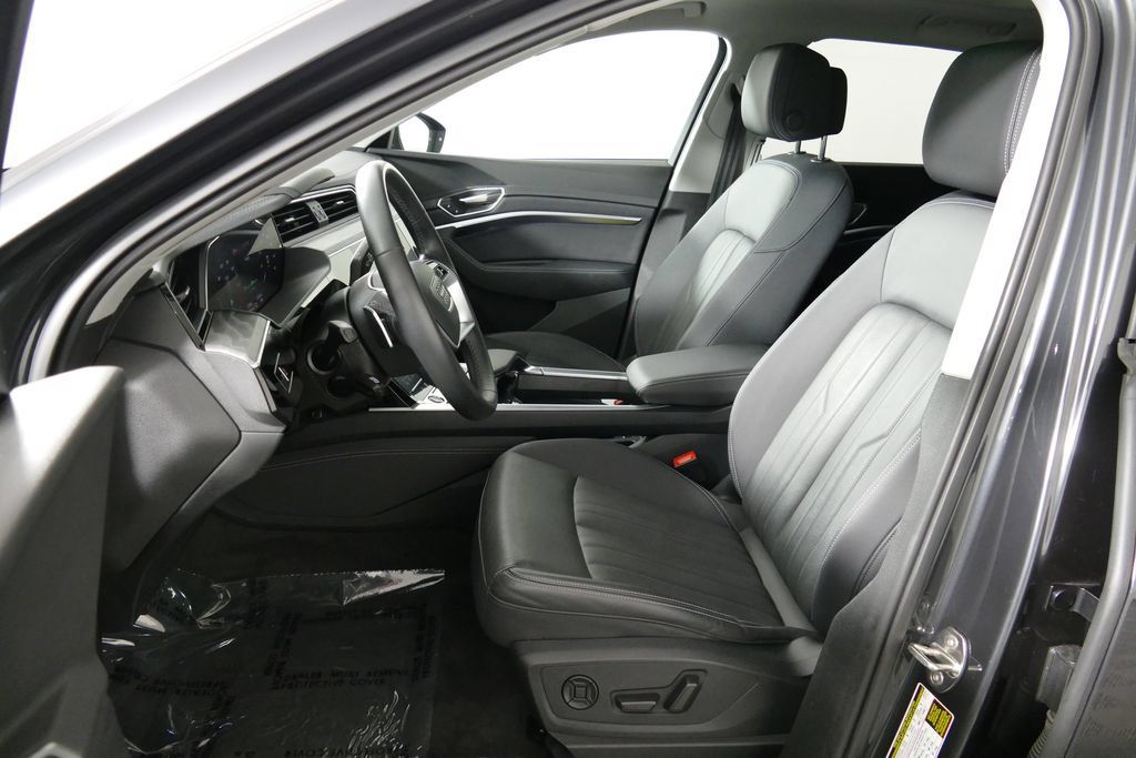 Used 2024 Audi Q8 e-tron Premium Plus w/ Premium Plus Package AWD/4WD image 11