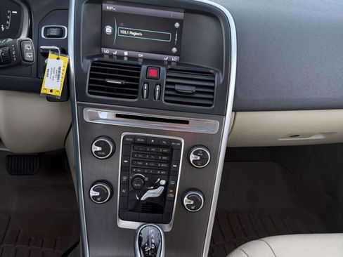 Used 2015 Volvo XC60 T6 image 19