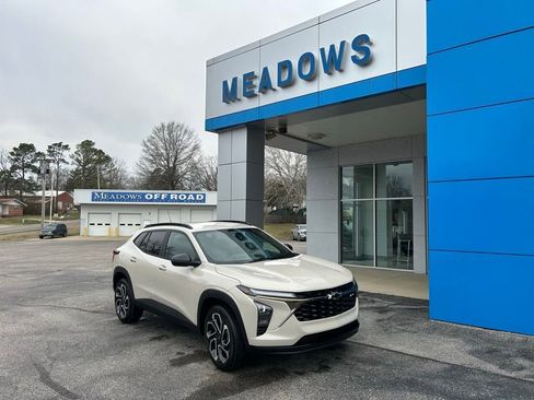 New 2026 Chevrolet Trax RS w/ Driver Confidence Package image 1