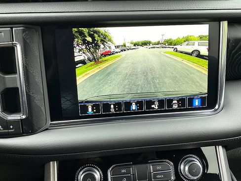 Used 2023 GMC Yukon XL Denali AWD/4WD image 15