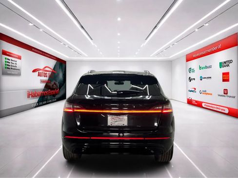 Used 2020 Lincoln Nautilus Black Label w/ Cargo Utility Package image 7