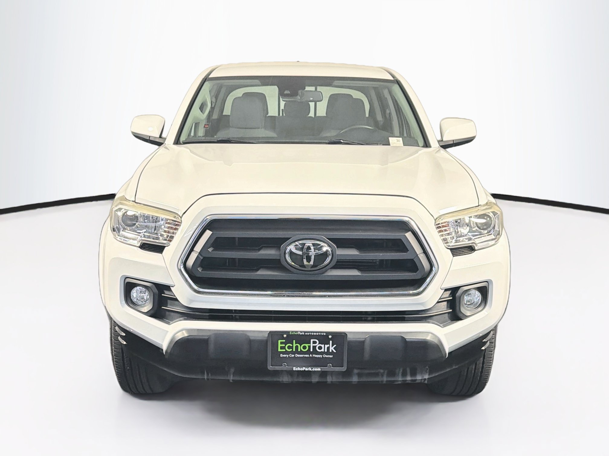 Used 2020 Toyota Tacoma SR5 RWD image 2