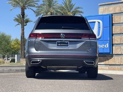 Used 2025 Volkswagen Atlas SE FWD image 8