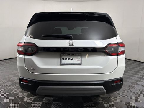 Used 2025 Honda Pilot EX-L image 5