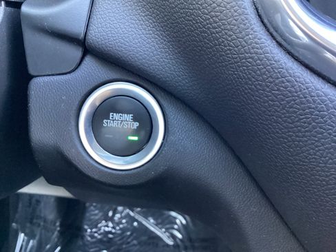 Used 2019 Chevrolet Equinox LT image 42