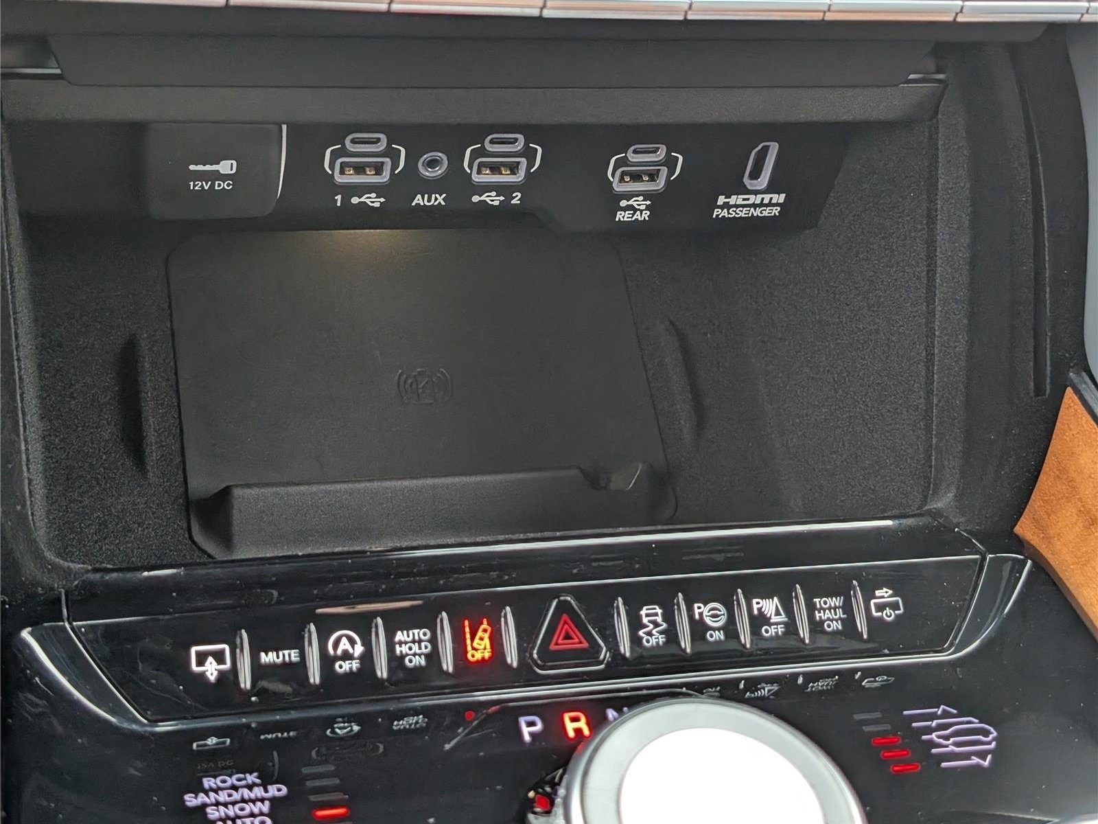 Used 2024 Jeep Grand Wagoneer Series III w/ Rear Seat Video Group 1 AWD/4WD image 43