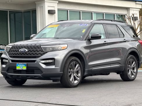 Used 2023 Ford Explorer XLT w/ Equipment Group 202A image 8
