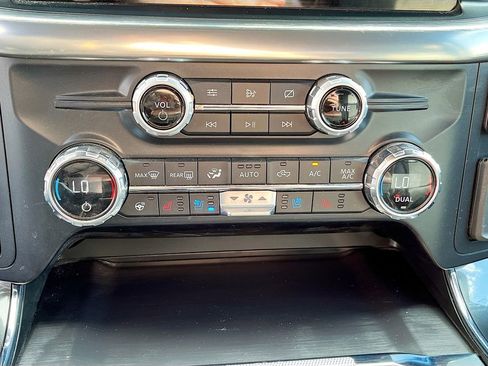 Used 2021 Ford F150 Lariat w/ Equipment Group 502A High image 16