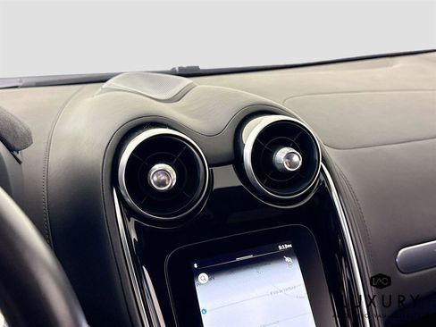 Used 2022 McLaren GT image 9