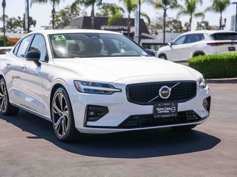 Used 2024 Volvo S60 B5 Core AWD/4WD image 3