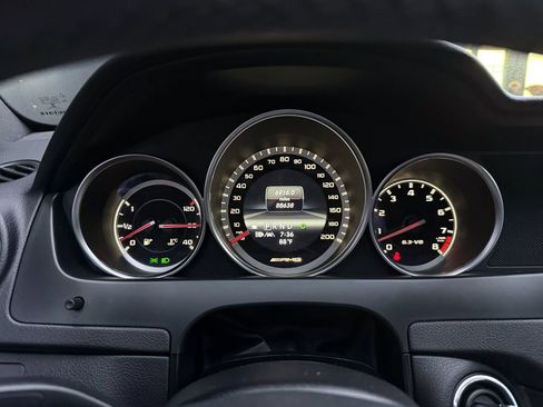 Used 2013 Mercedes-Benz C 63 AMG Coupe image 28