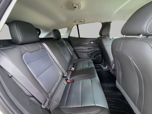 New 2026 Chevrolet Trax LT w/ LT Convenience Package FWD image 8