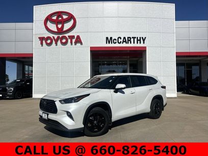 Used 2023 Toyota Highlander LE