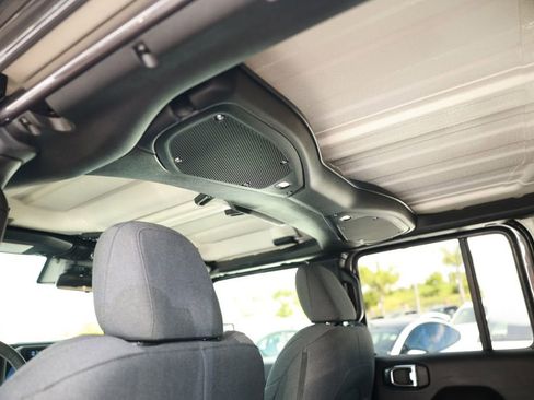 Used 2025 Jeep Wrangler Unlimited Sahara w/ Safety Group AWD/4WD image 35