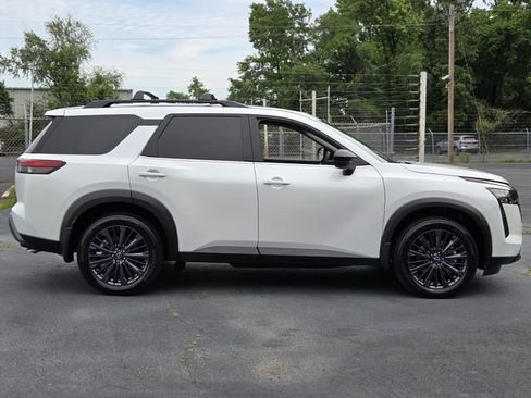 New 2026 Nissan Pathfinder SL FWD image 6