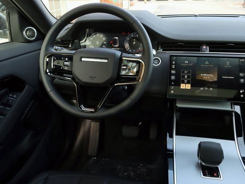 Used 2025 Land Rover Range Rover Evoque S image 16