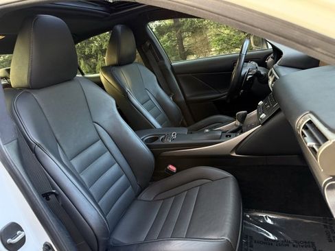 Used 2016 Lexus IS 350 image 9