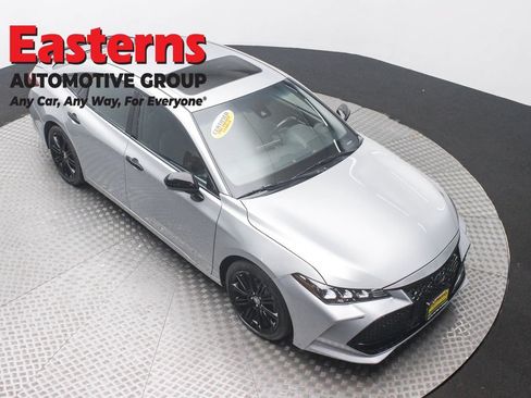 Used 2021 Toyota Avalon XSE FWD image 3