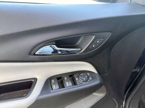 Used 2020 Chevrolet Equinox LS w/ LS Convenience Package FWD image 10