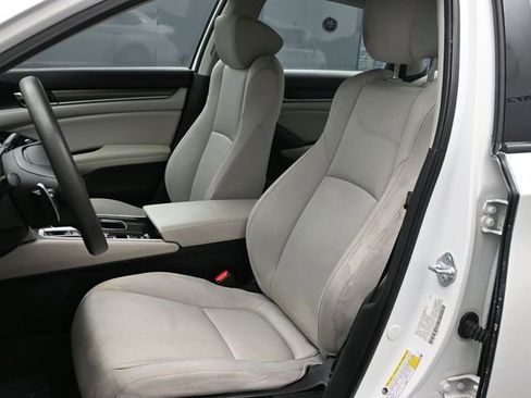 Used 2021 Honda Accord Hybrid image 11