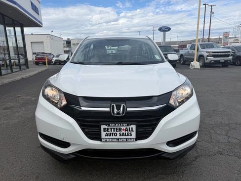 Used 2018 Honda HR-V LX image 2