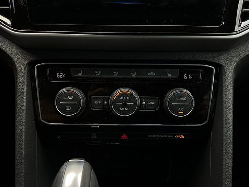 Used 2022 Volkswagen Atlas Cross Sport SEL R-Line image 30