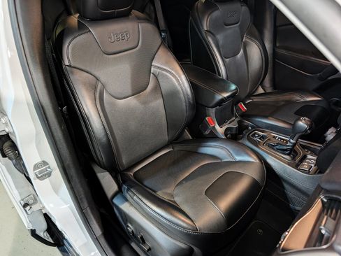 Used 2022 Jeep Cherokee Latitude Lux FWD image 30