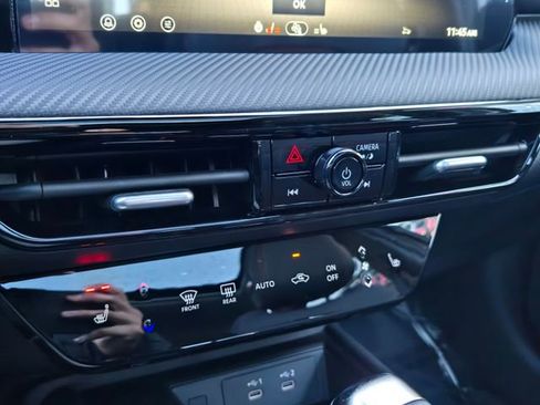 New 2026 Nissan Kicks SR w/ SR Premium Package image 21