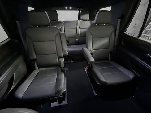 Used 2024 Chevrolet Tahoe LT image 33