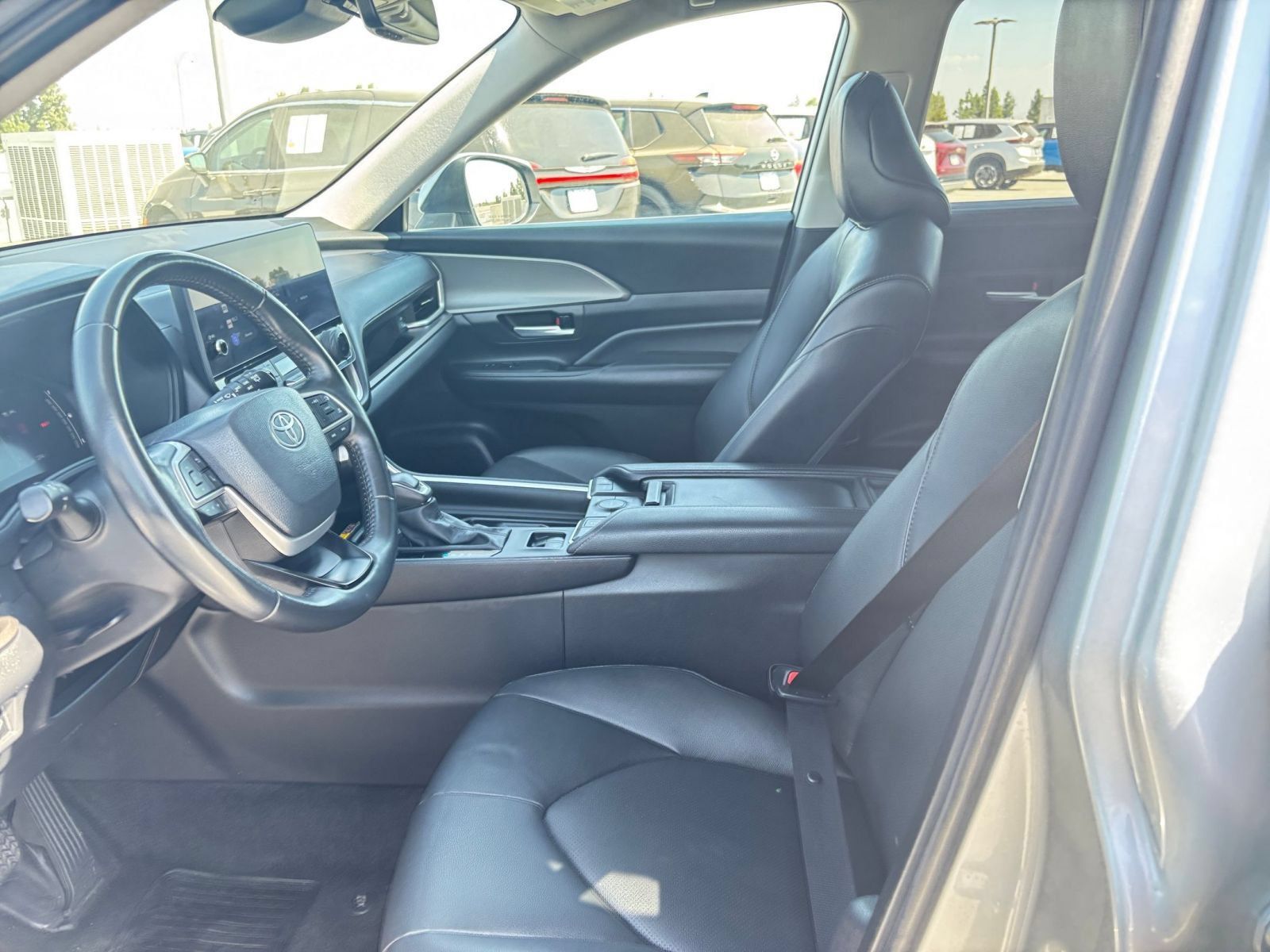 Used 2024 Toyota Grand Highlander AWD image 27