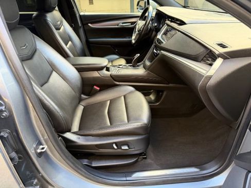 Used 2021 Cadillac XT5 Luxury w/ LPO, Floor Liner Package FWD image 16