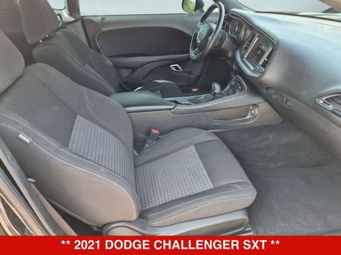 Used 2021 Dodge Challenger SXT RWD image 17