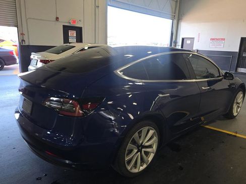Used 2019 Tesla Model 3 Standard Range Plus image 3