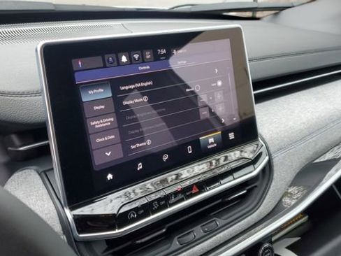 Certified 2024 Jeep Compass Latitude image 14