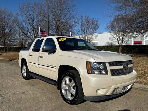 Used 2008 Chevrolet Avalanche LTZ w/ LTZ Preferred Equipment Group image 1