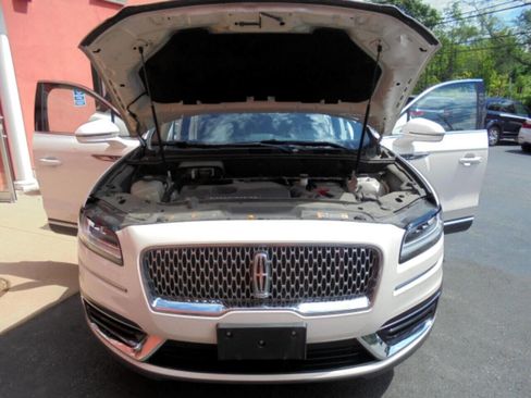 Used 2019 Lincoln Nautilus Select image 30