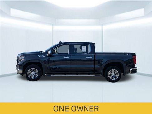 Used 2024 GMC Sierra 1500 SLT image 2
