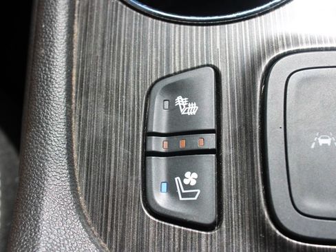 Used 2023 GMC Acadia SLT w/ Preferred Package FWD image 32