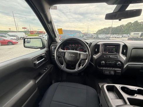 Used 2022 Chevrolet Silverado 1500 Custom Trail Boss AWD/4WD image 6