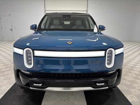 Used 2023 Rivian R1S Adventure AWD/4WD image 8
