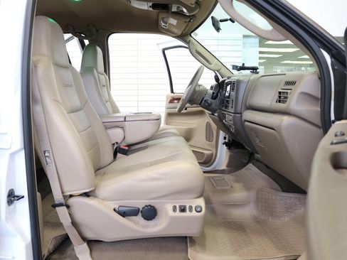 Used 2003 Ford F350 Lariat image 79