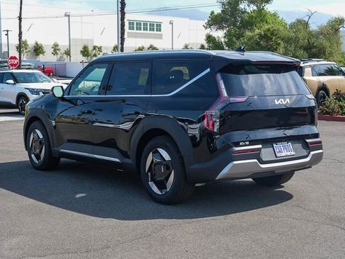 New 2026 Kia EV9 Wind image 15