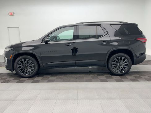 Certified 2023 Chevrolet Traverse RS image 2